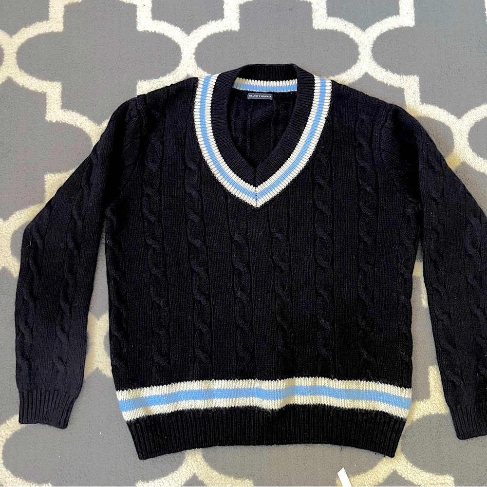 BRANDY MELVILLE Navy blue cable knit trimmed V-Neck Sweater classic style